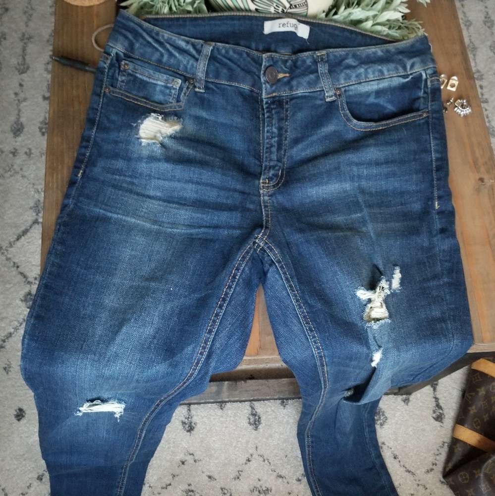 Perfect destroyed skinny jeans